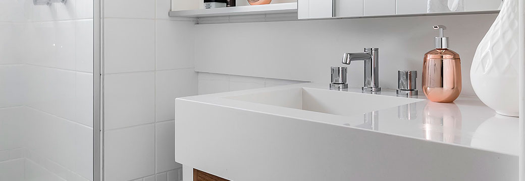 Instalação de Pia em Quartzo Super White