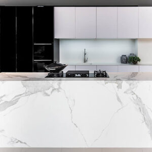 Balcão de Cozinha no Quartzo Calacatta: Elegância e Durabilidade para seu Espaço
